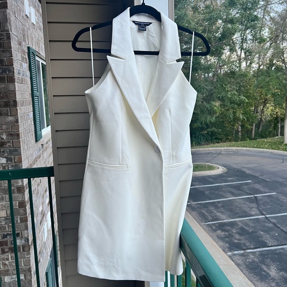🆕 French Connection White Sleeveless Blazer Dress Tailored Mini Detail Size US 4 - Picture 4 of 15